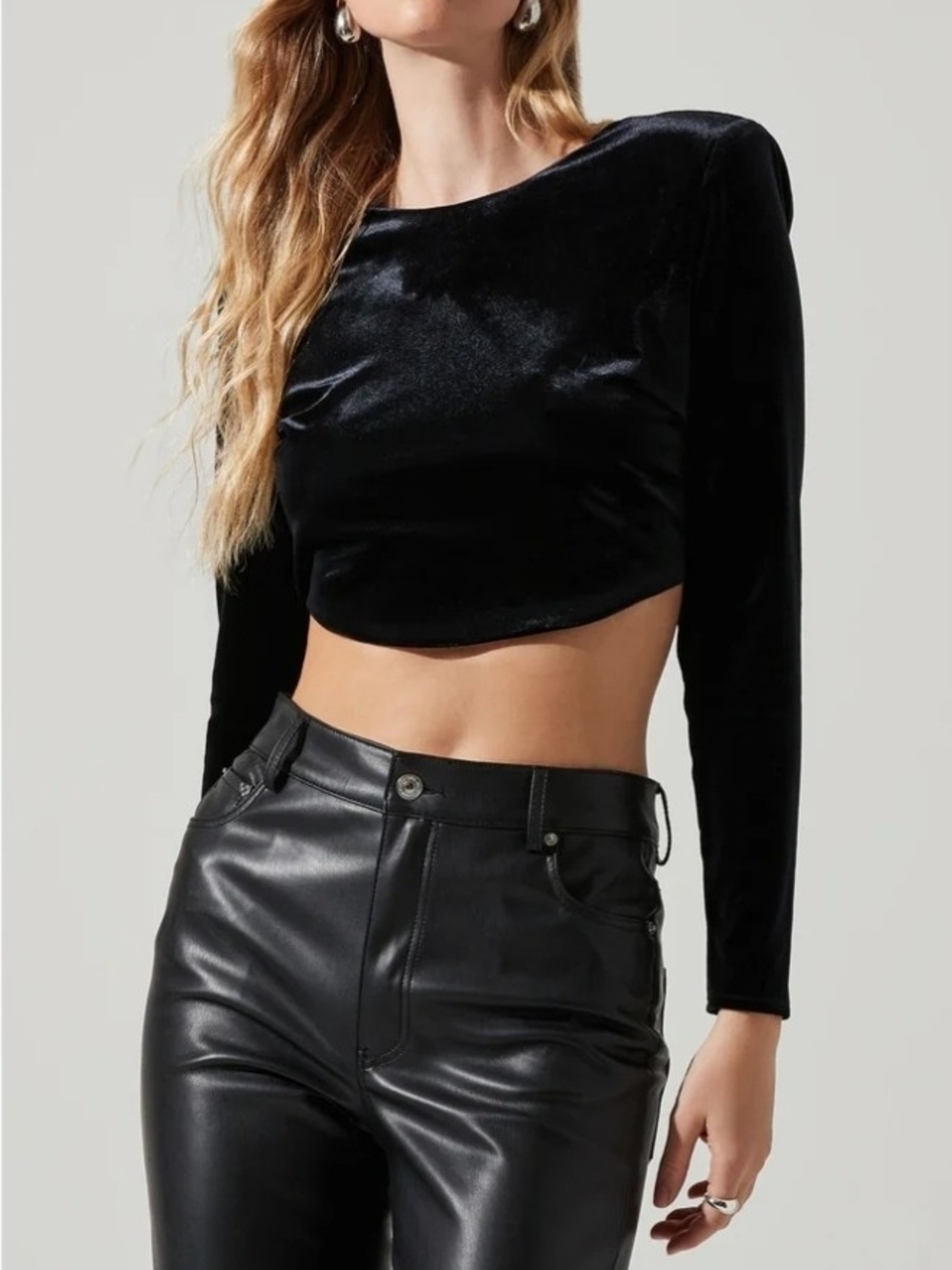 New Black Velvet Open-Back Crop Top with Gold Chain Fringe - Picture 4 of 4